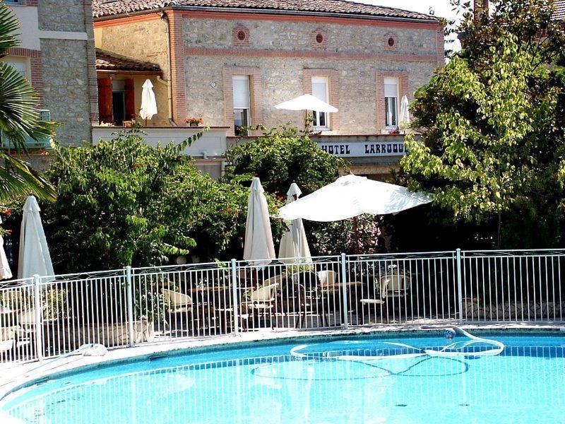 Hôtel Résidence Larroque Caussade Esterno foto