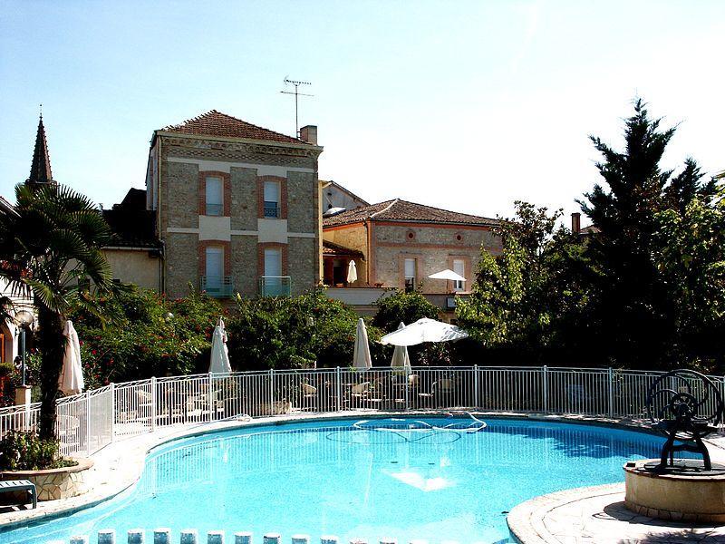 Hôtel Résidence Larroque Caussade Esterno foto